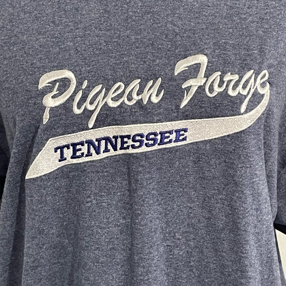 PIGEON FORGE TENNESSEE Unisex Men T-Shirt Tee Blue Embroidered Large - Picture 2 of 8